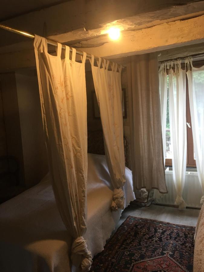 مبيت وإفطار Vailhourles Le Moulin A Huile المظهر الخارجي الصورة