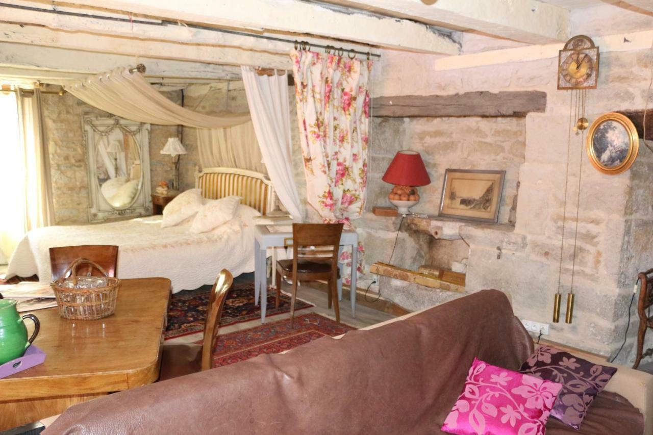 مبيت وإفطار Vailhourles Le Moulin A Huile المظهر الخارجي الصورة