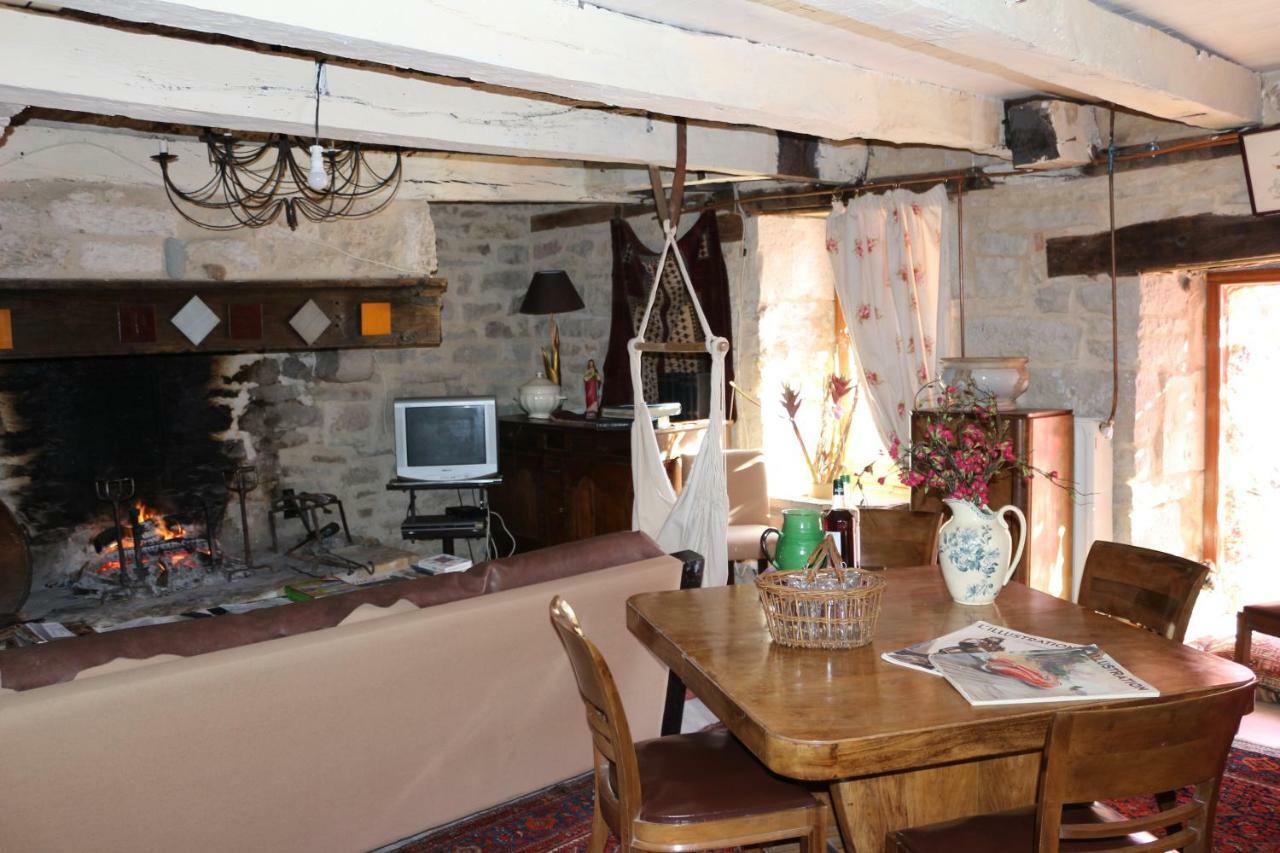 مبيت وإفطار Vailhourles Le Moulin A Huile المظهر الخارجي الصورة