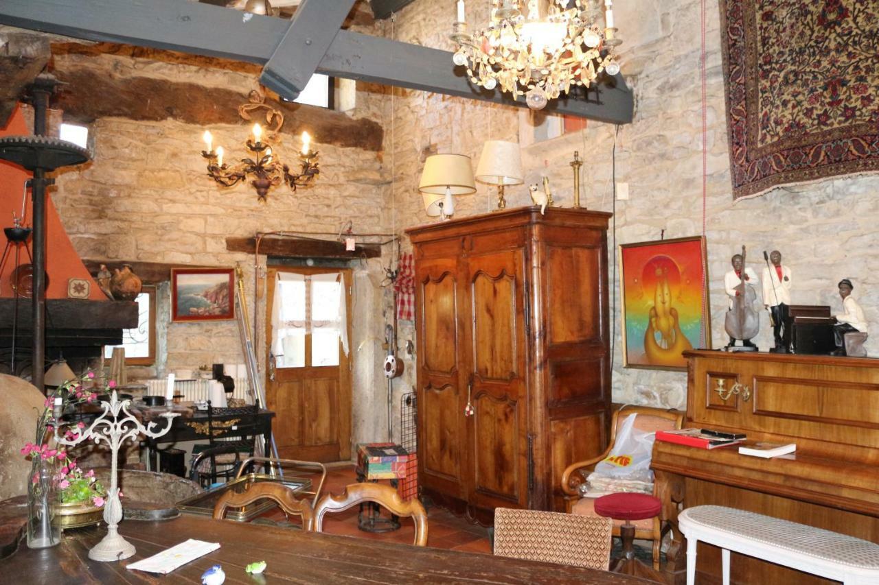 مبيت وإفطار Vailhourles Le Moulin A Huile المظهر الخارجي الصورة
